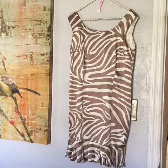 NWOT✨Beautiful Silk Dress ✨ - Picture 2 of 7